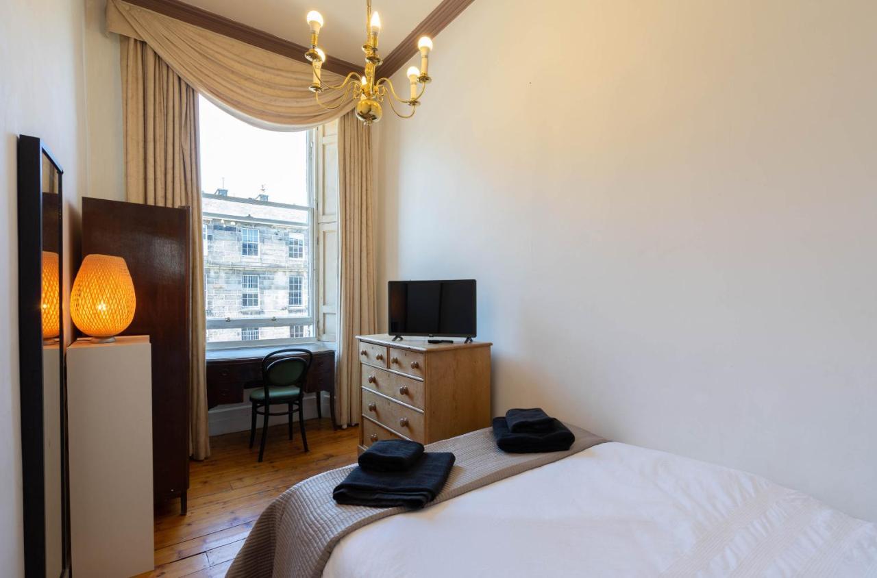 5-bedroom Flat Apartment *