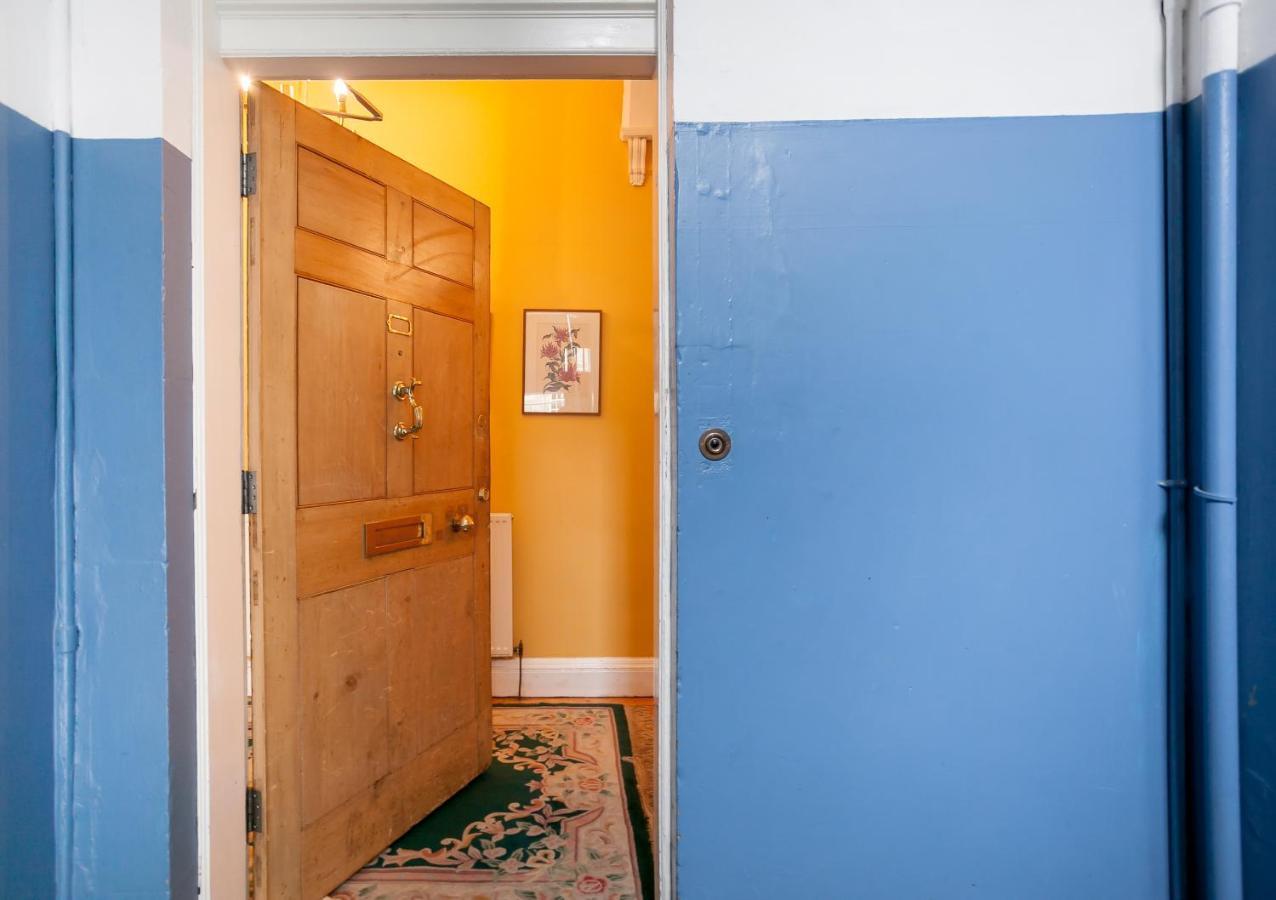 Apartment 5-bedroom Flat