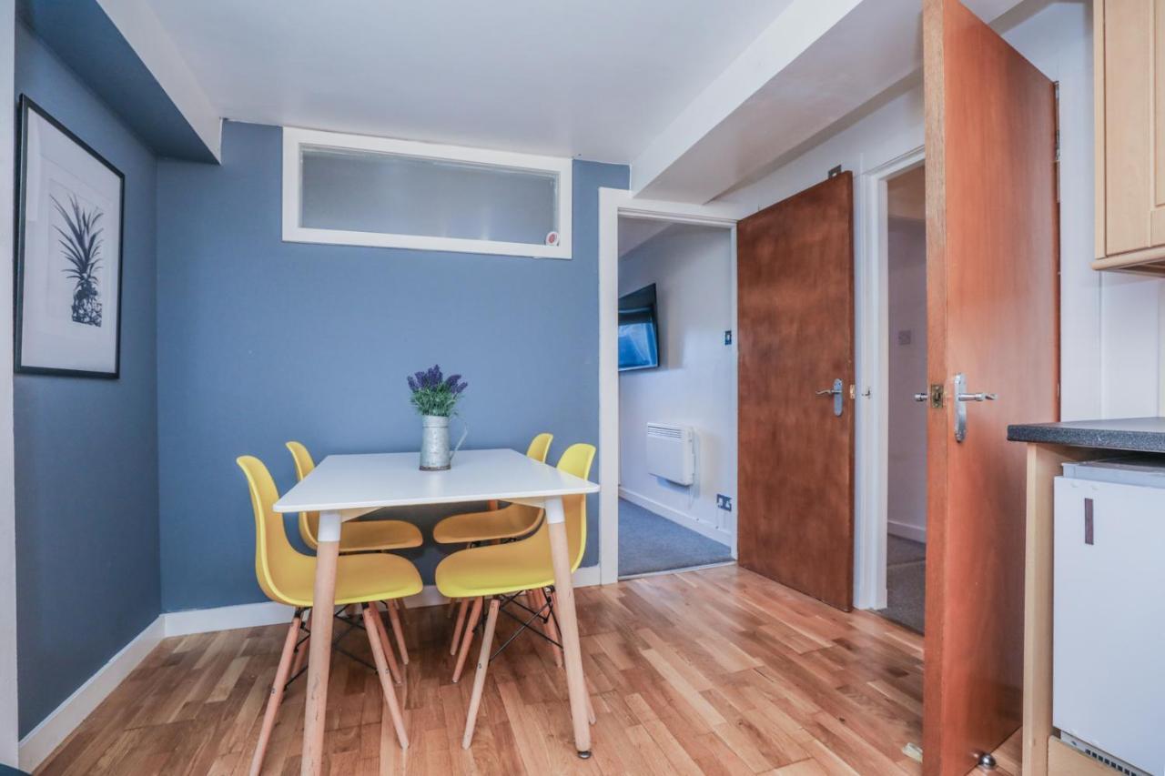 Beautiful 1-bed Near Castle