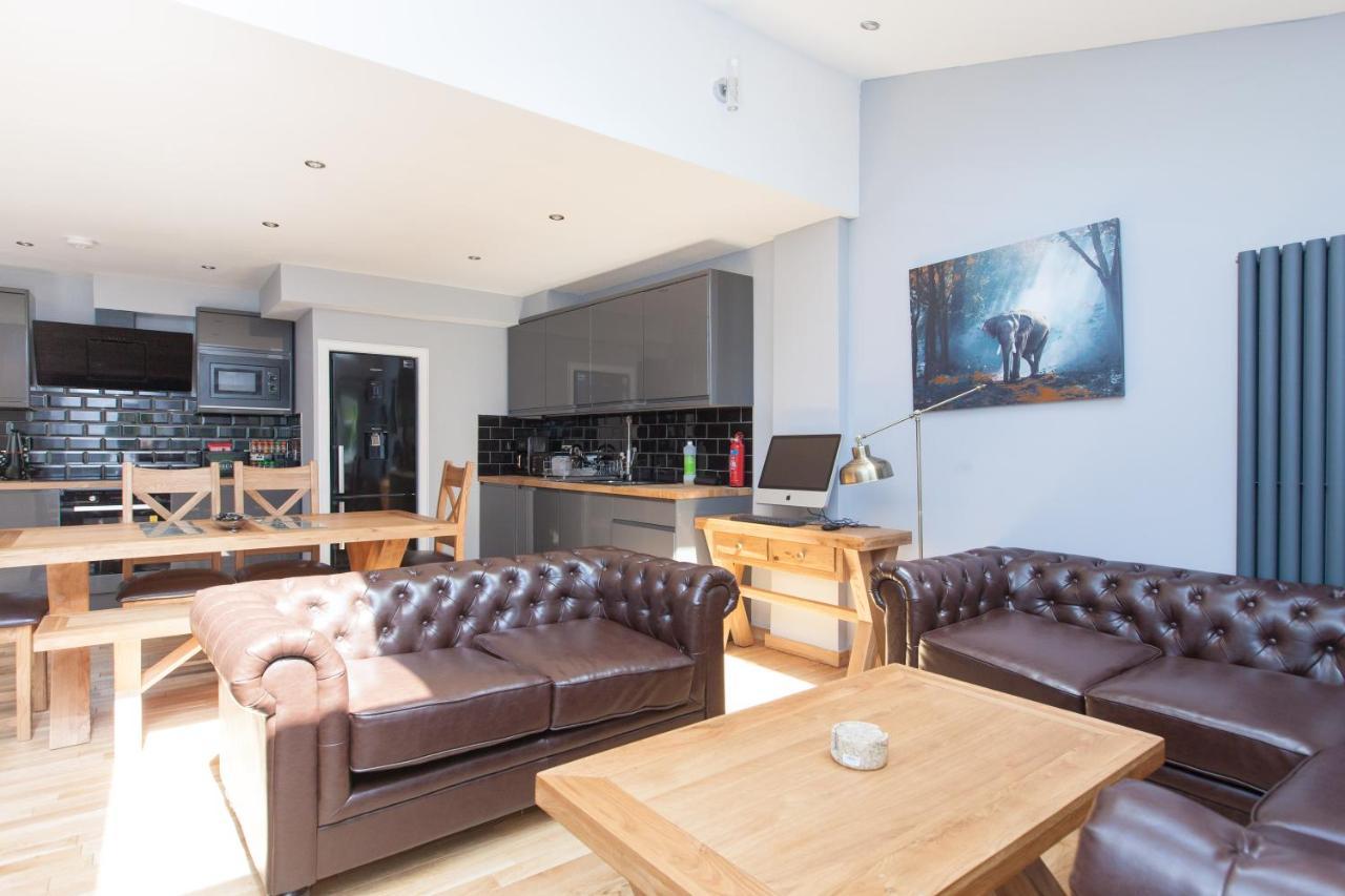 Ferienhaus Luxury Arthur Seat Viewtownhouse With A Hot Tub *