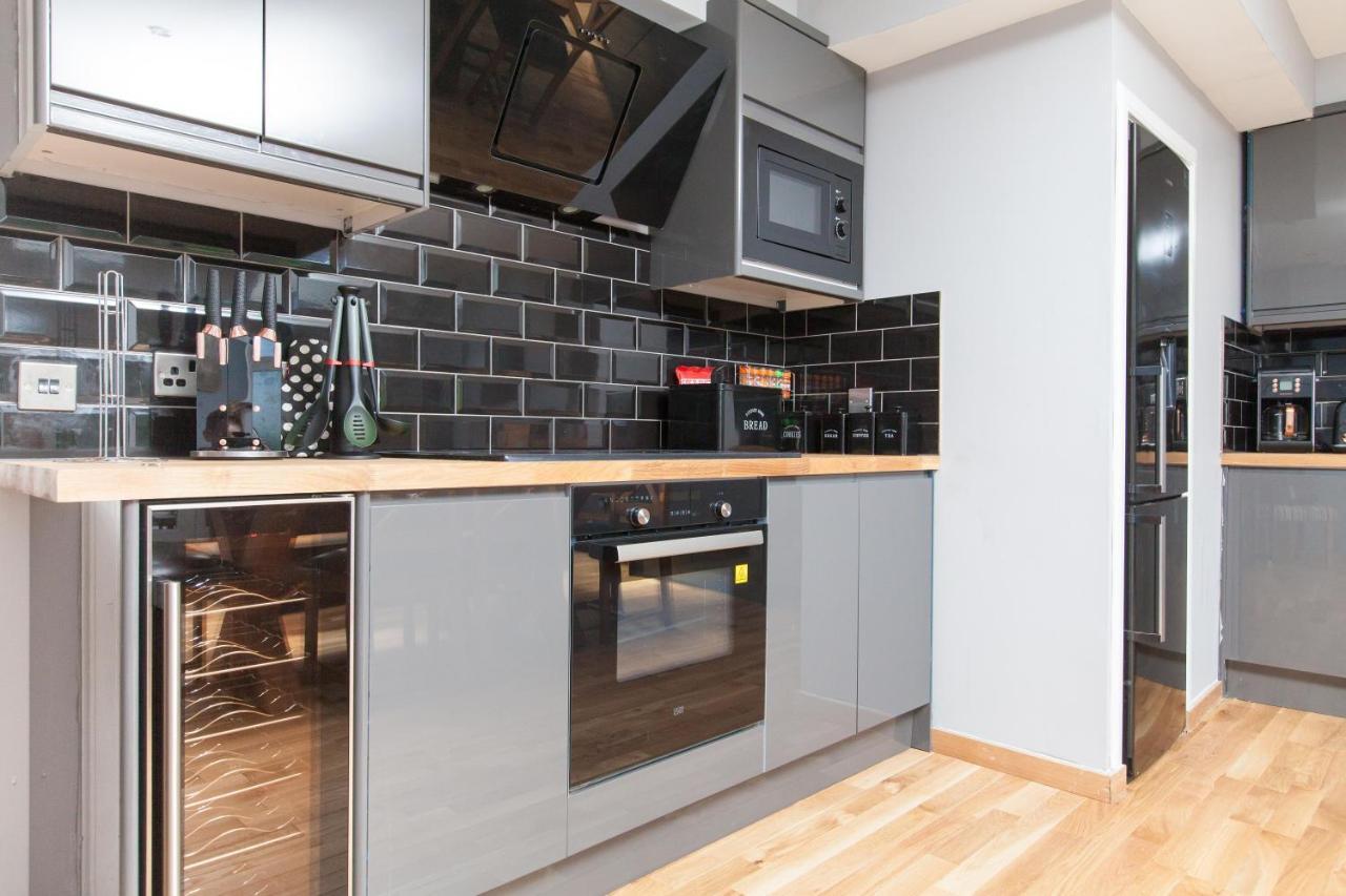 Ferienhaus Luxury Arthur Seat Viewtownhouse With A Hot Tub Edinburgh