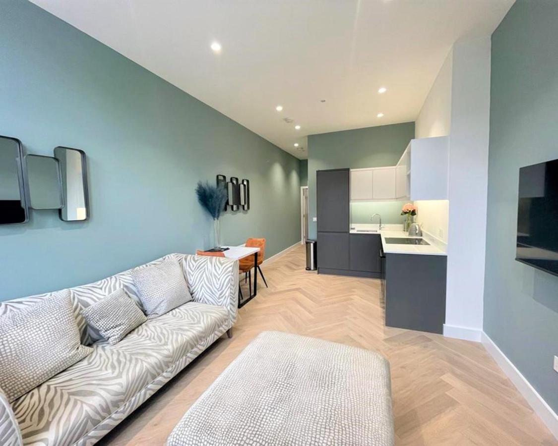 Trendy And Newly Reno'd 1 Bed Nr The Meadows Apartment