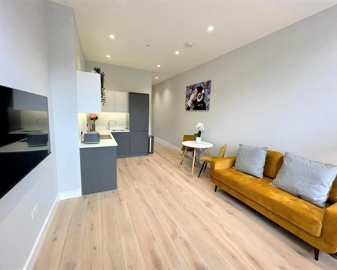 Apartment Chic, Newly Reno'd 1 Bed Open Plan, Nr The Meadows *