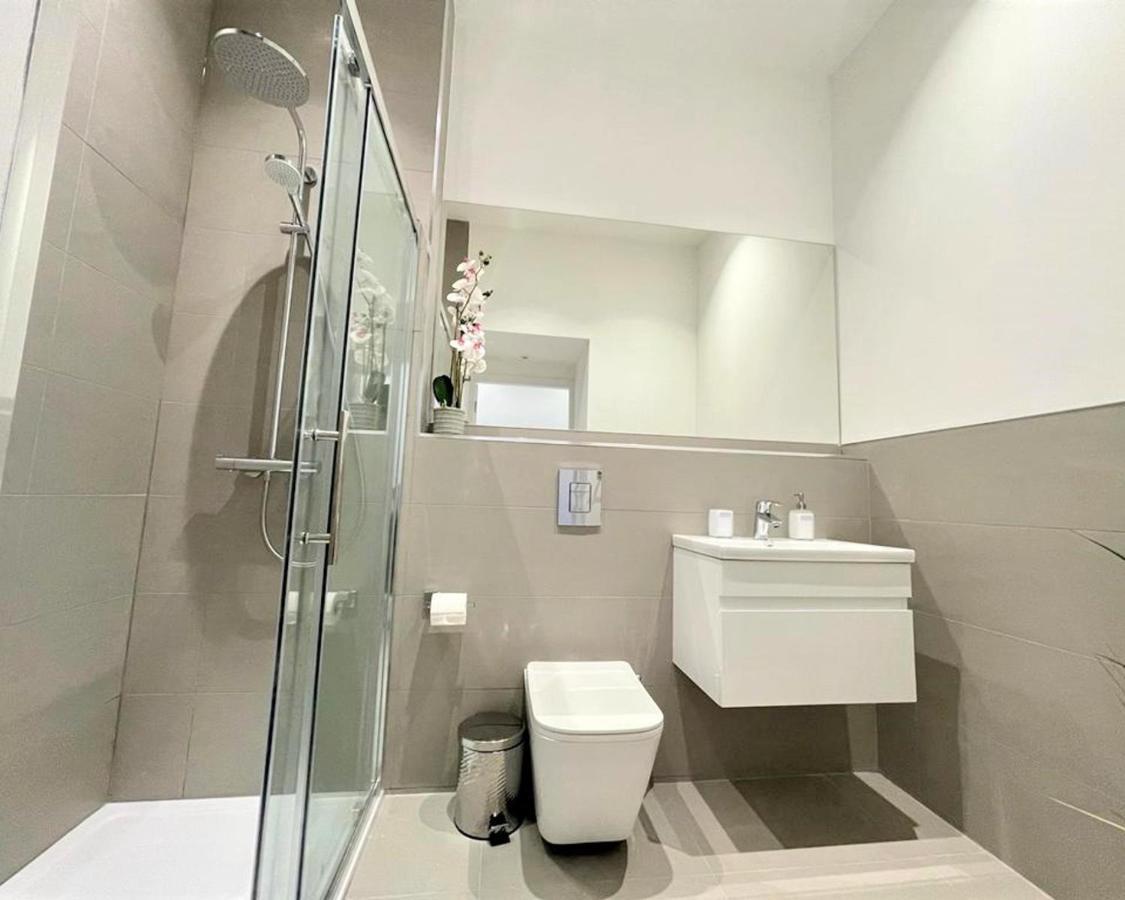 Chic, Newly Reno'd 1 Bed Open Plan, Nr The Meadows *