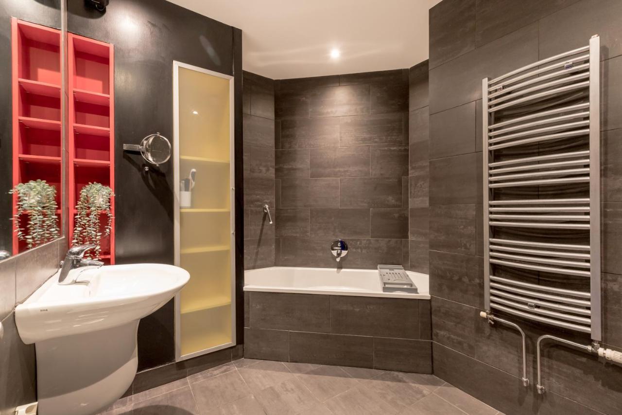 Luxury Architect Designed 13 Mins To Royal Mile EDI