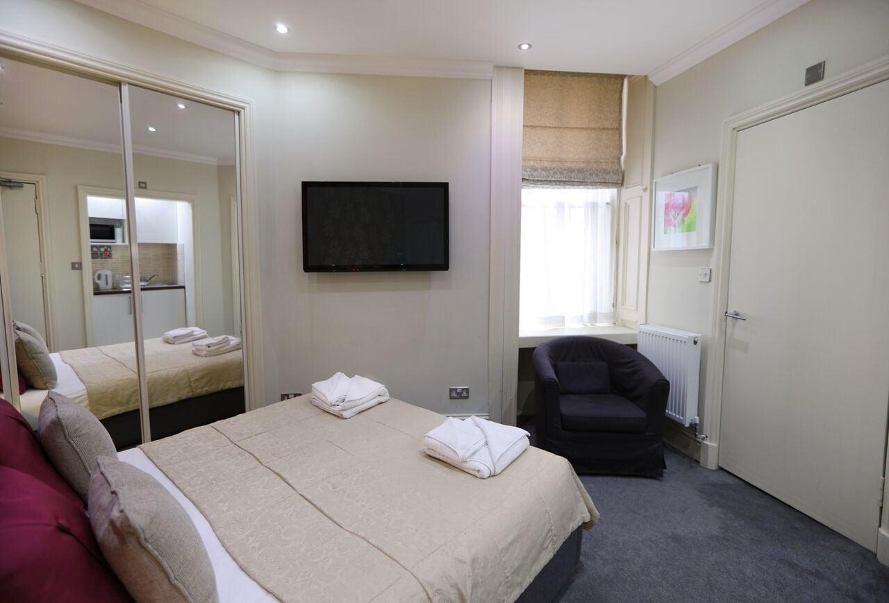 Palmerston Aparthotel