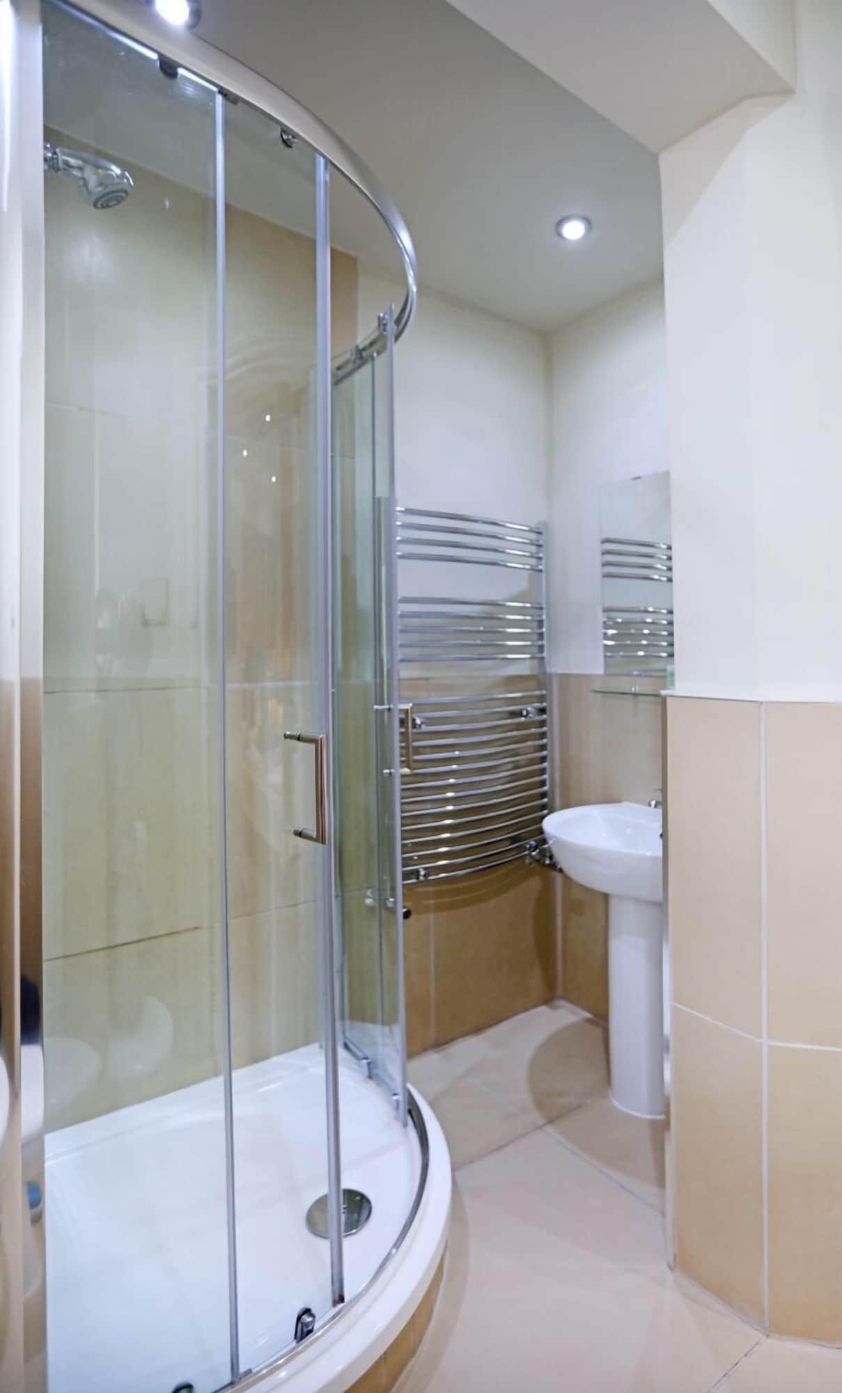Palmerston Aparthotel 4*