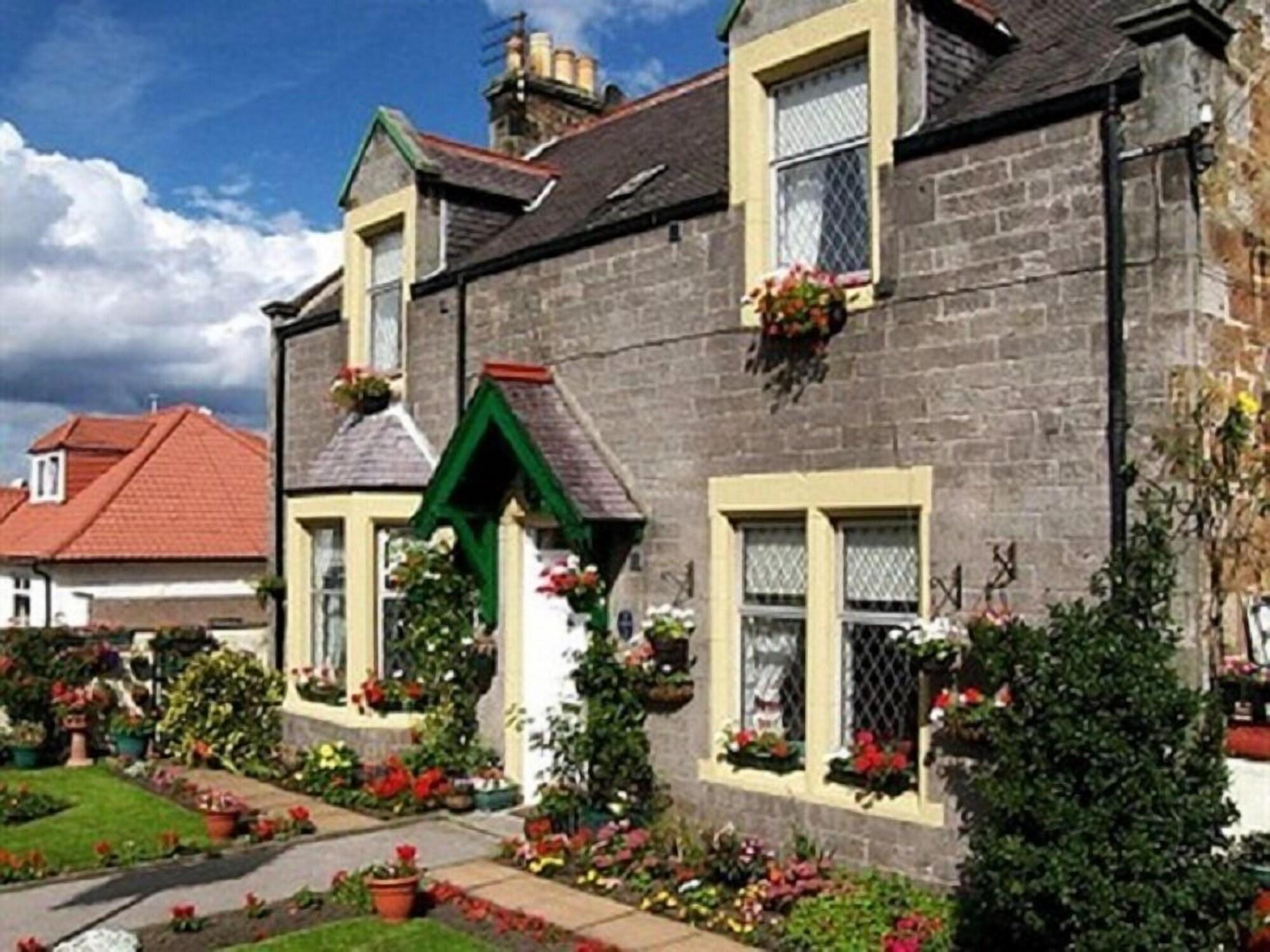 Emerald Bed & Breakfast 3*