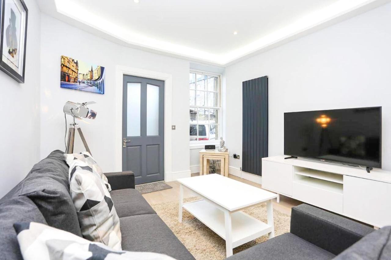 Apartment Ultra Modern, Stylish Next To Princes St Edinburgh