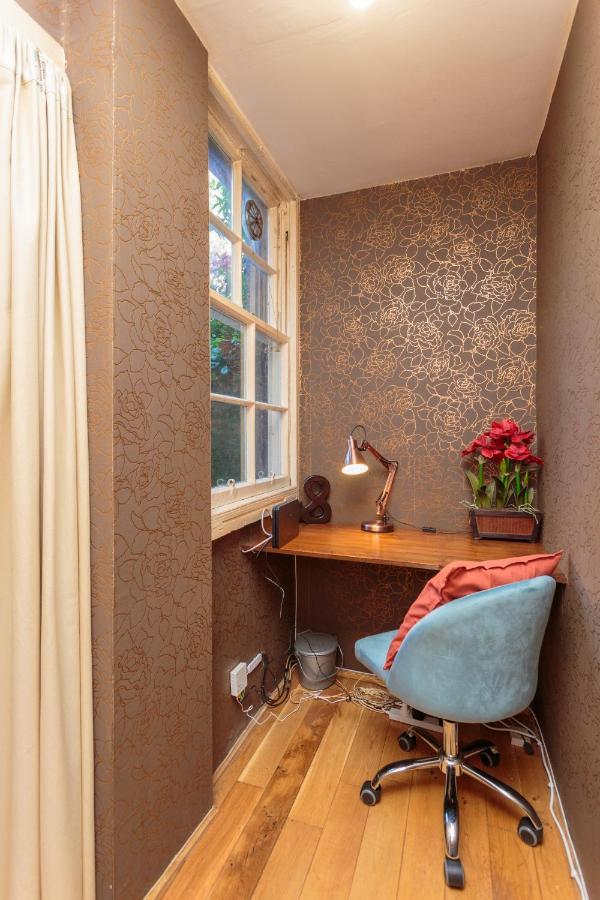 Beautiful Hideout In Center Of Apartment Edinburgh