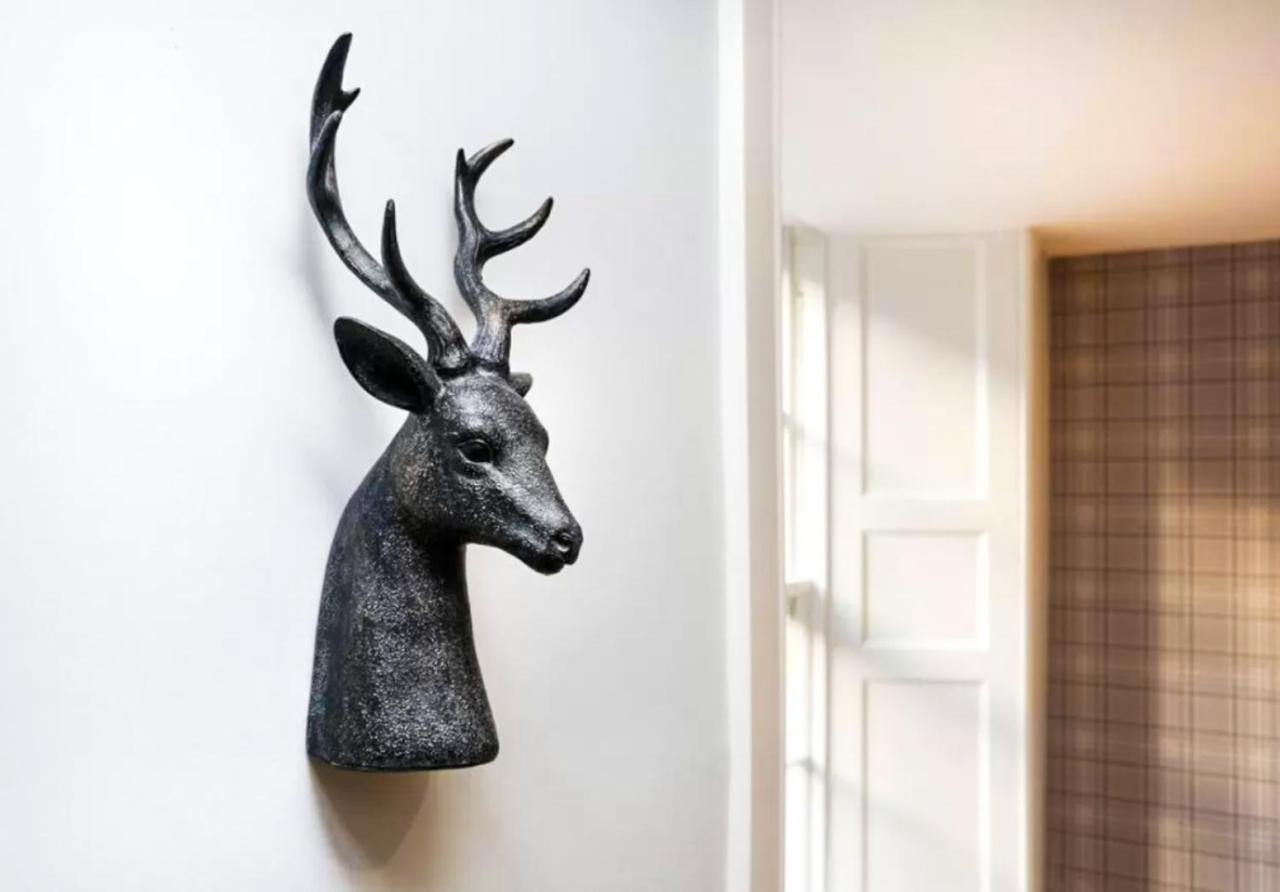 Ultra Modern, Stylish Next To Princes St Apartment Edinburgh