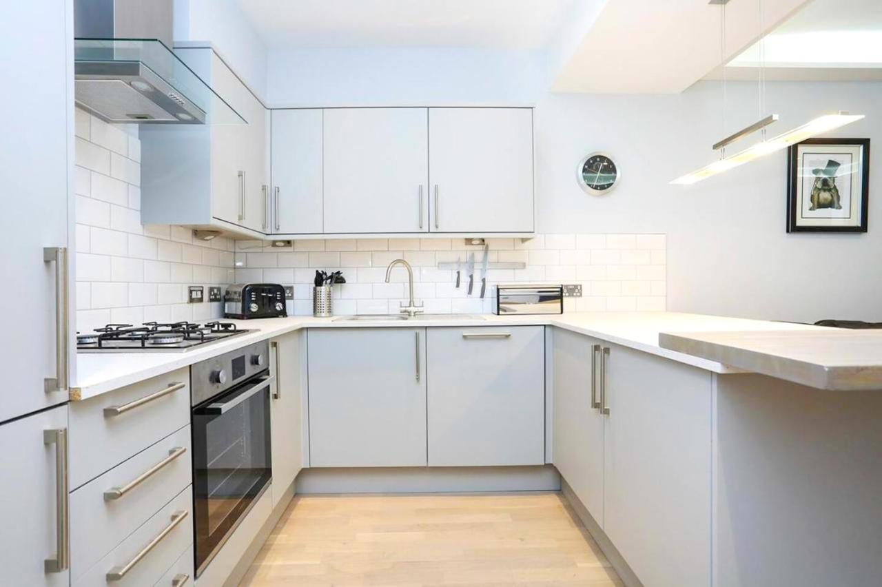 Apartment Ultra Modern, Stylish Next To Princes St *