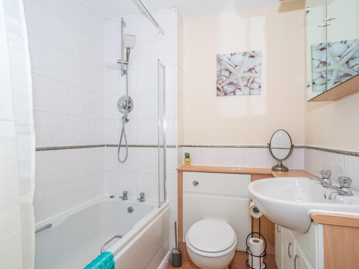 Pass The Keys Modern And Spacious 2 Beds Flat With Free Parking