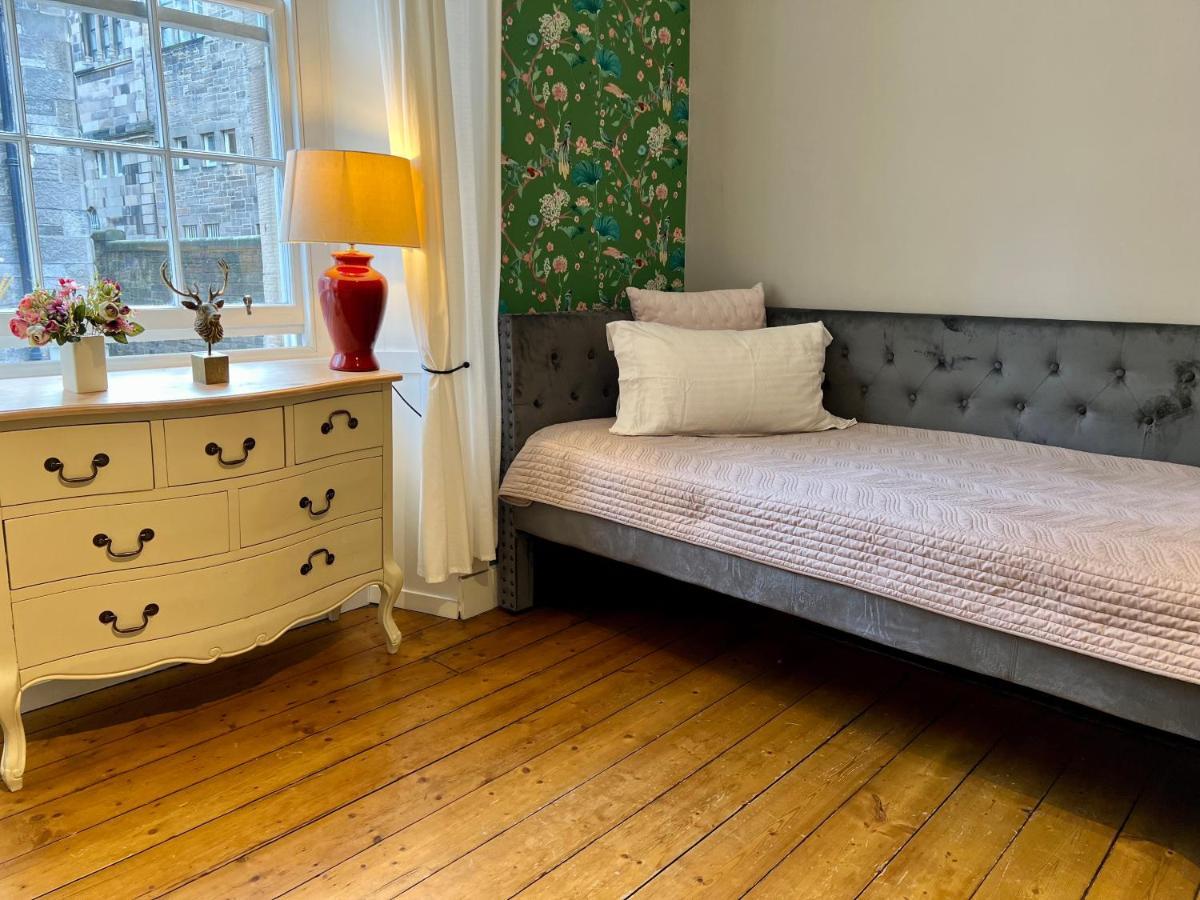 Old Town Centre 5 Mins To Castle Apartment *