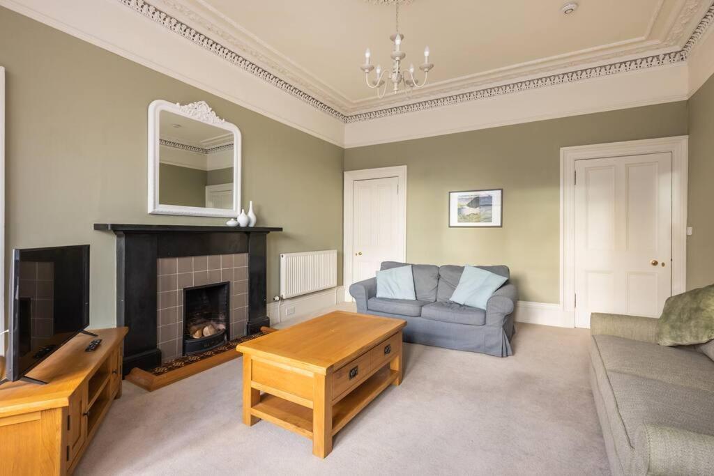 Stunning 3 Bedroom Flat In Bruntsfield Edinburgh