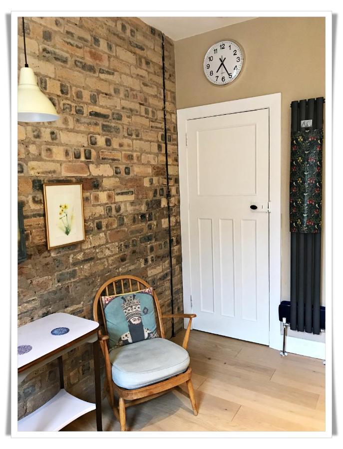 Spacious And Modern 2 Bedroom Flat Near The Centre
