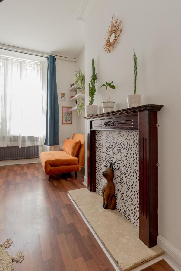 Stylish Flat In With Private Garden Edinburgh