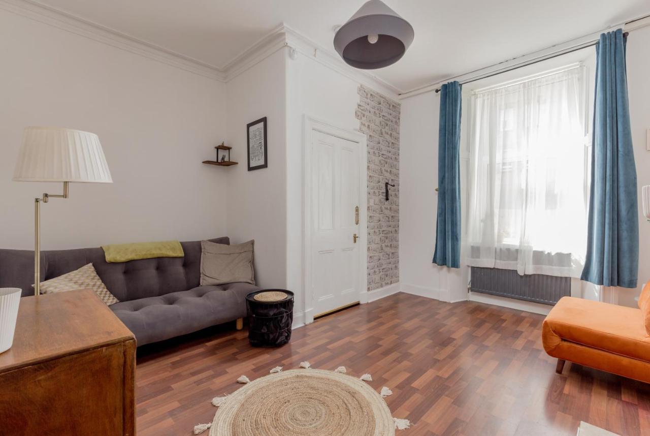 Stylish Flat In With Private Garden Edinburgh