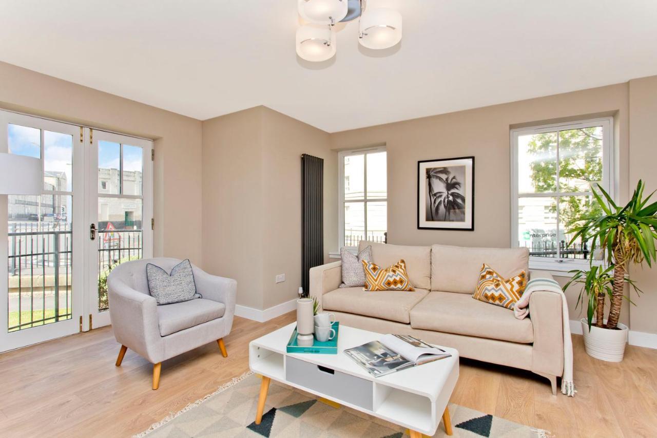 Modern Centre 2 Bedroom 2 Bathroom Apartments, Main Door Ground With Private Parking Apartment *