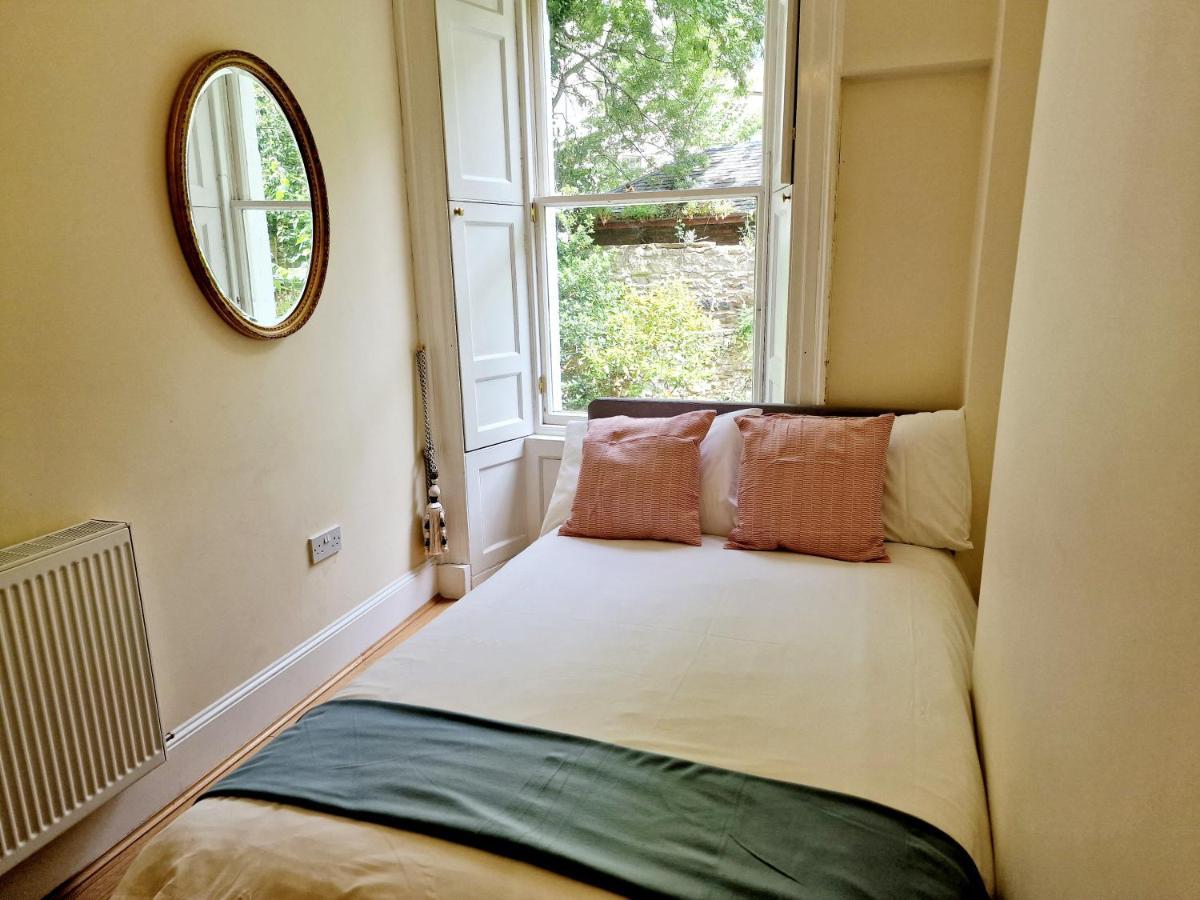 Georgian 2 Bedroom Apartment