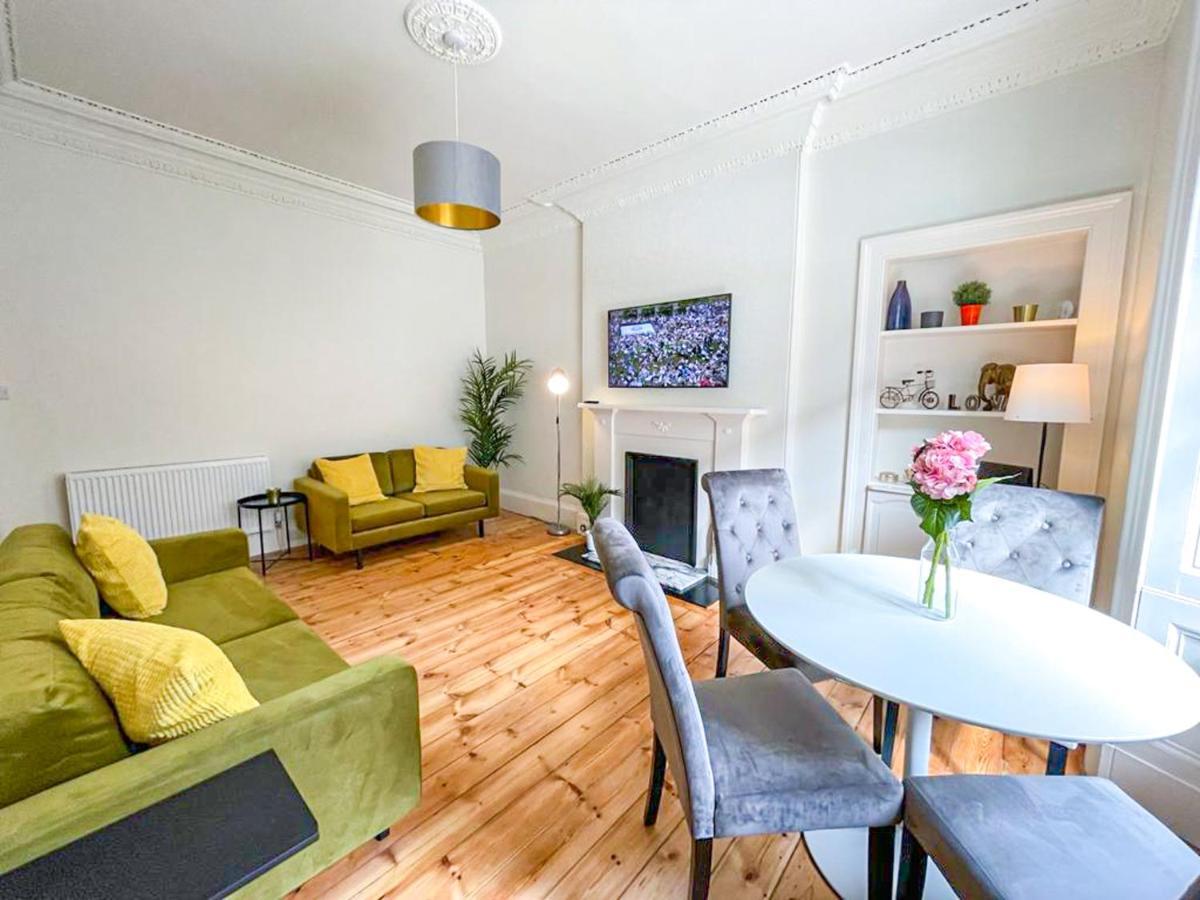 Desirable 2 Bed Near Castle Appartement