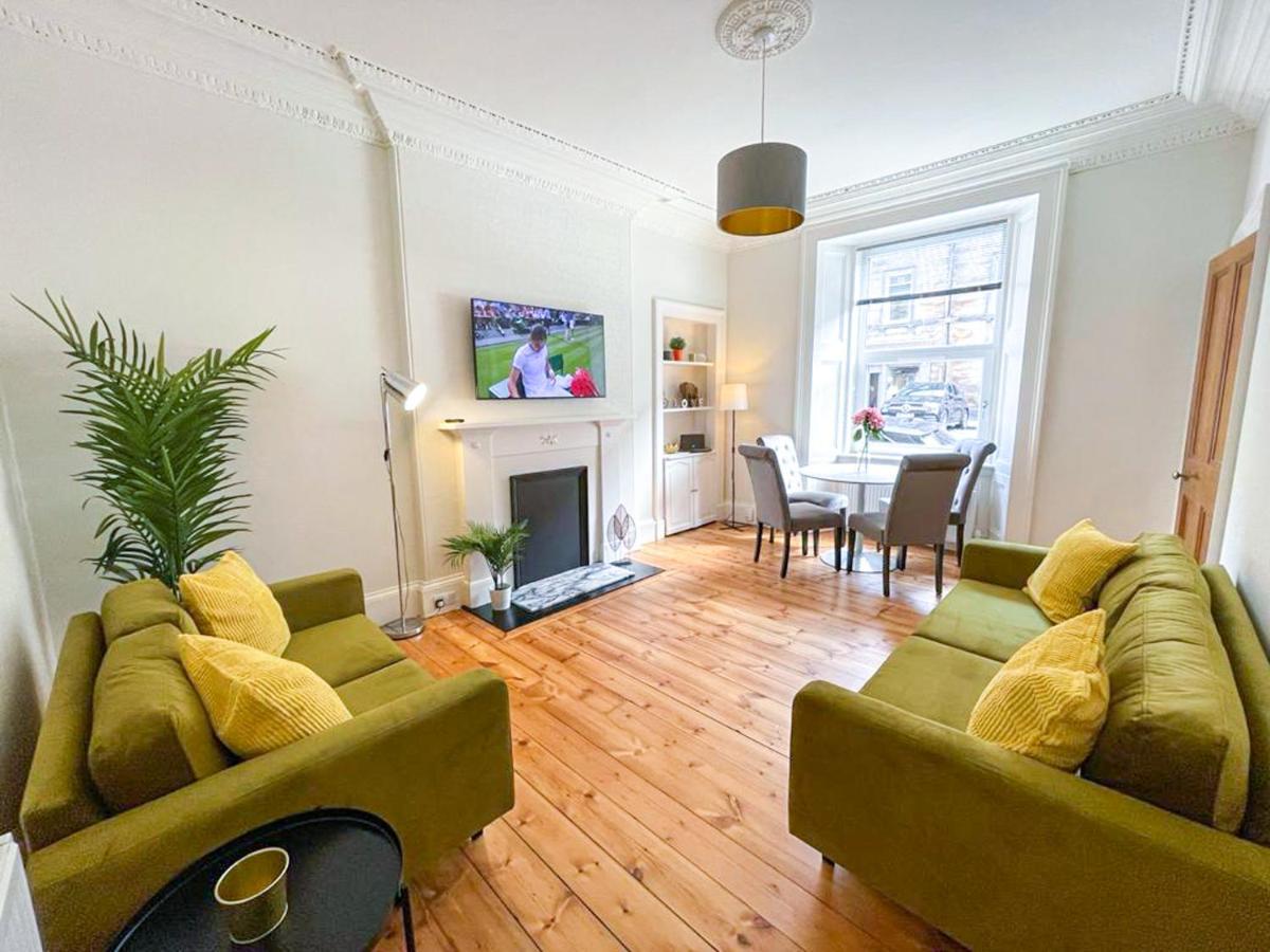 Desirable 2 Bed Near Castle