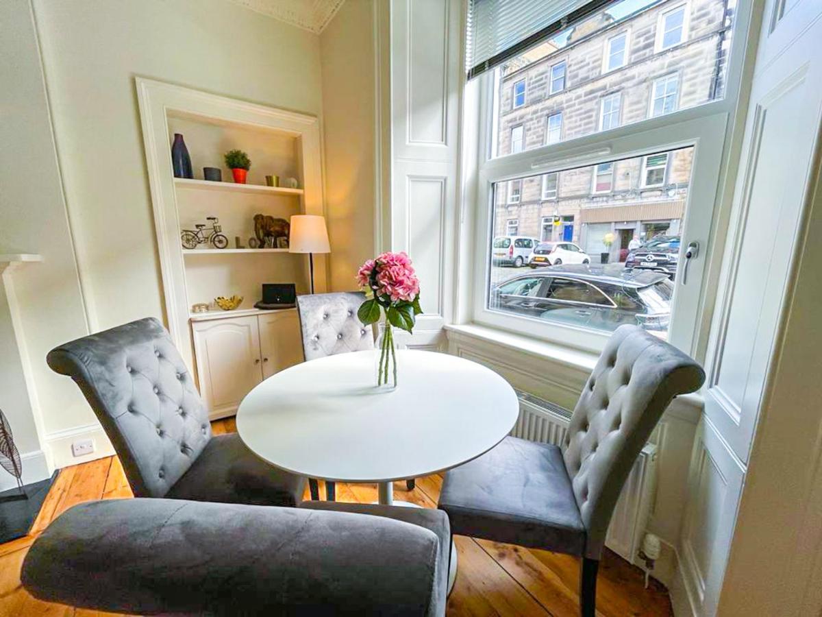 Desirable 2 Bed Near Castle