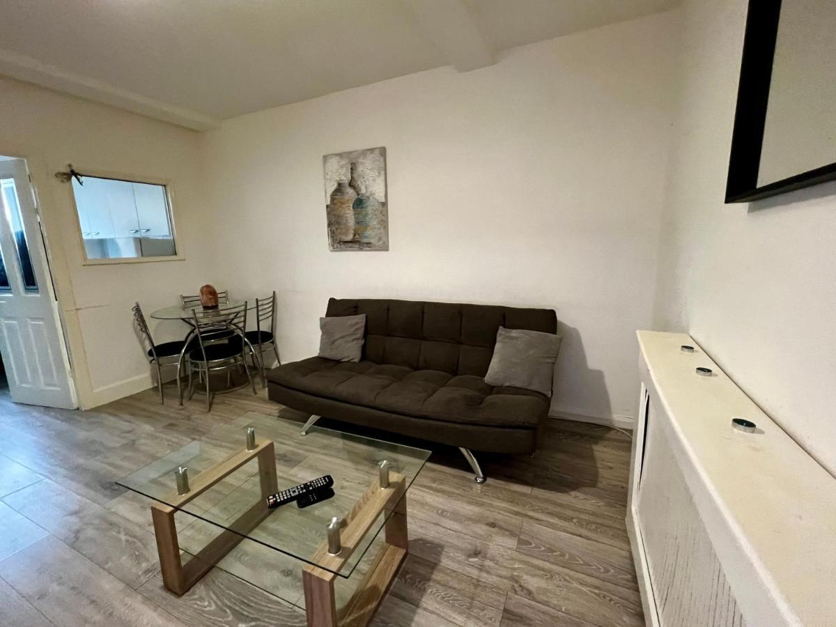 Lovely 2 Bedroom - Centre EDI