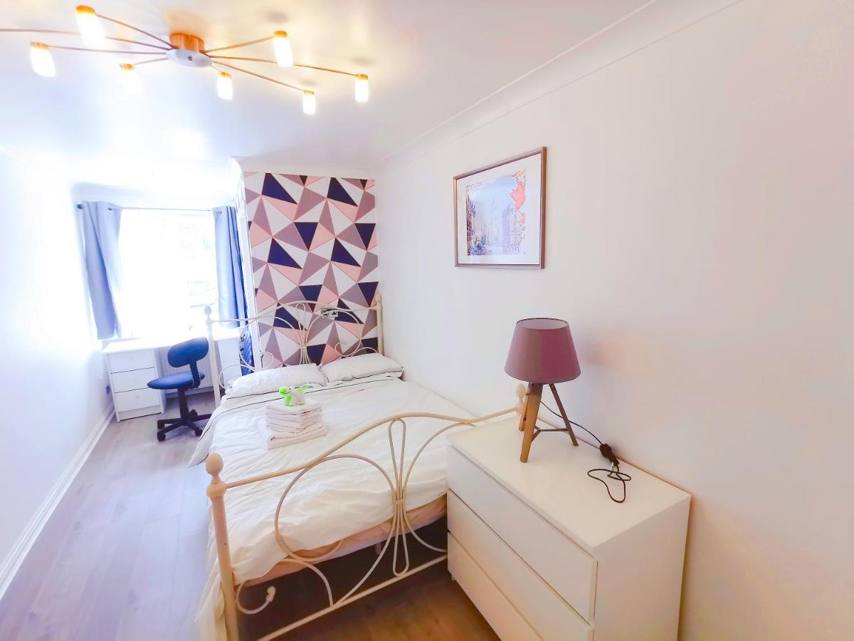 Privatunterkunft Modern And Spacious Double&king Bedrooms Both With Private Bathrooms