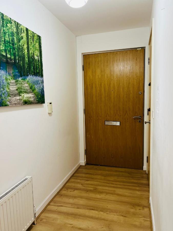 Apartment Fabulous 2bed 2bath Ground Floor Serviced Near *