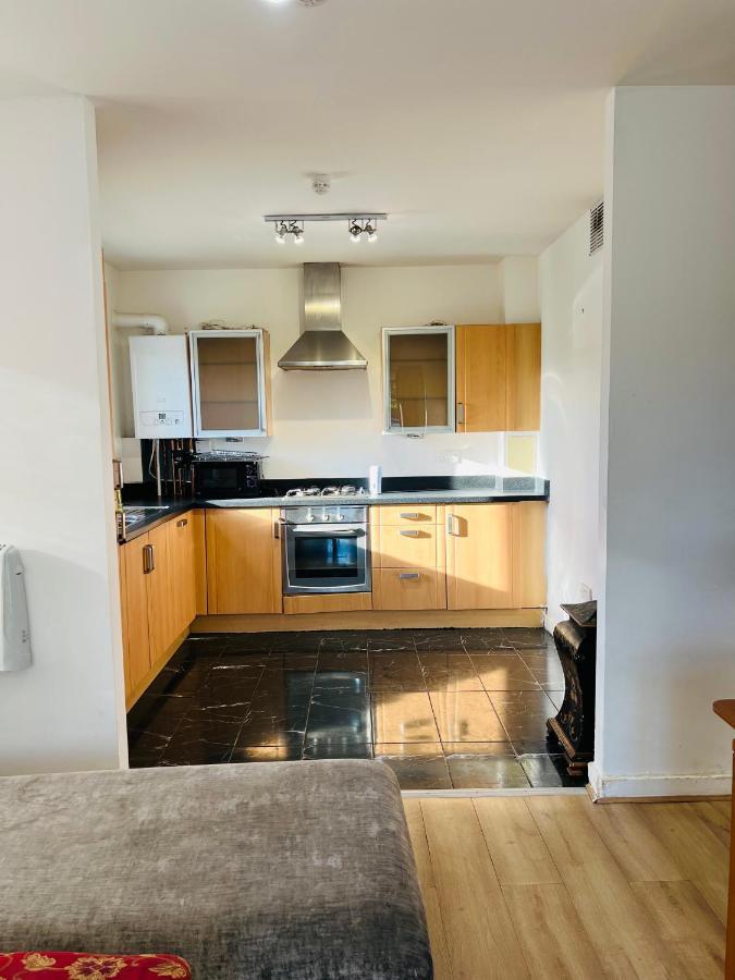 Apartment Fabulous 2bed 2bath Ground Floor Serviced Near *