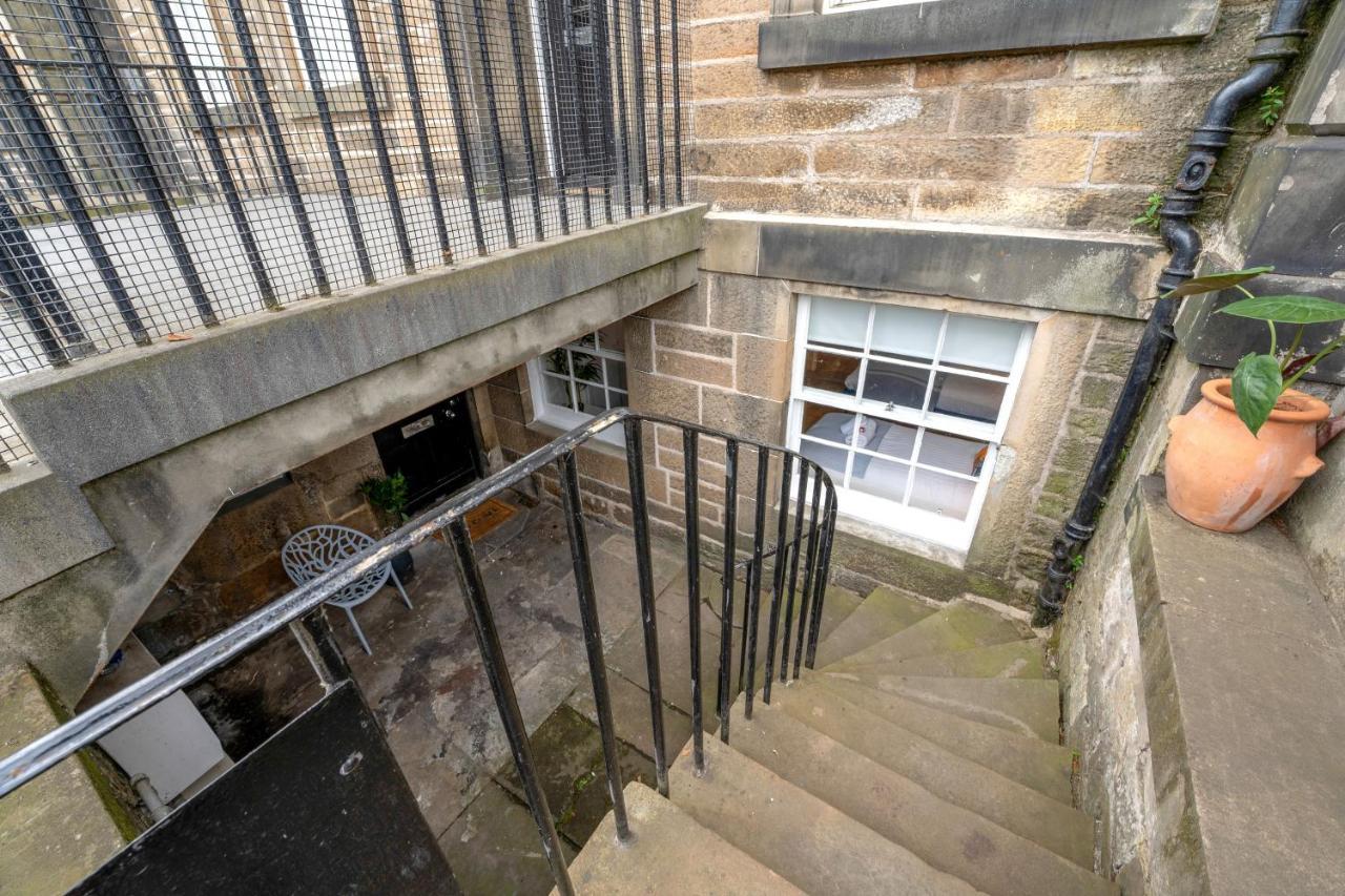 Holiday home Cozy With Character Large 2 Bedroom Main Door With Garden Edinburgh