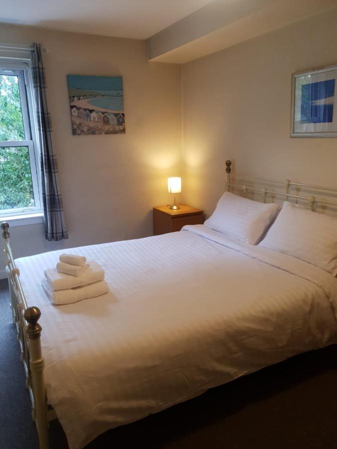 Apartment 3 Bedrooms Flat In Central Old Town , Grassmarket Heart Of Flat Sleeps 6 , Eh1 Edinburgh