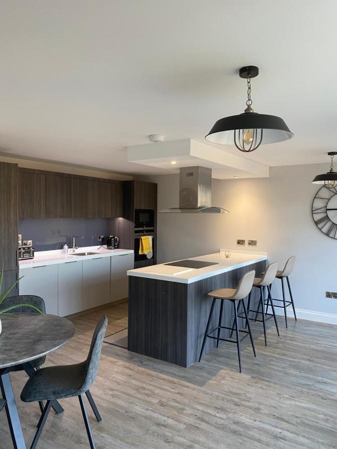 Luxurious 3 Bedroom With 2 Parking Spaces