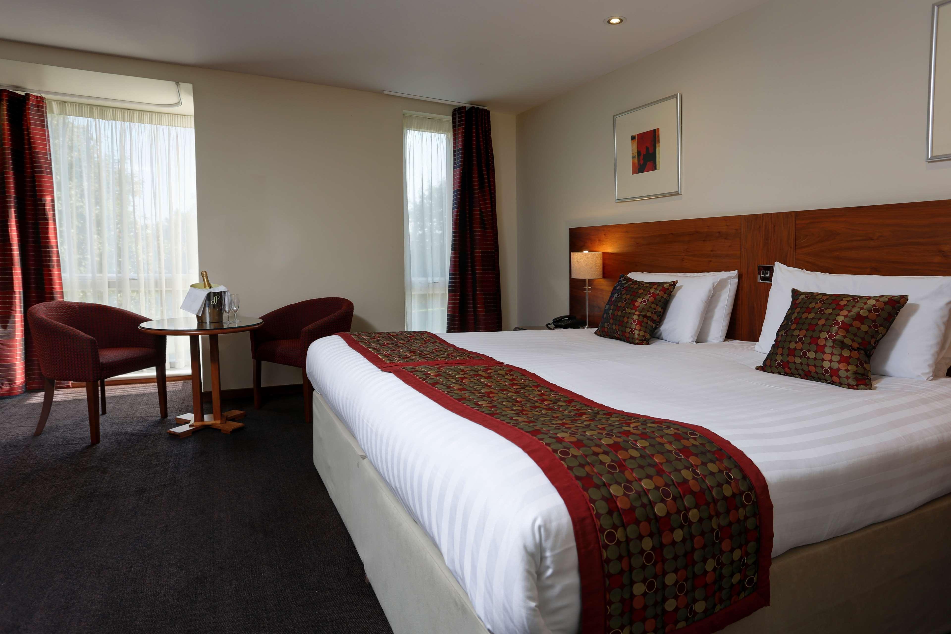 Western Kings Manor Hotel 3*