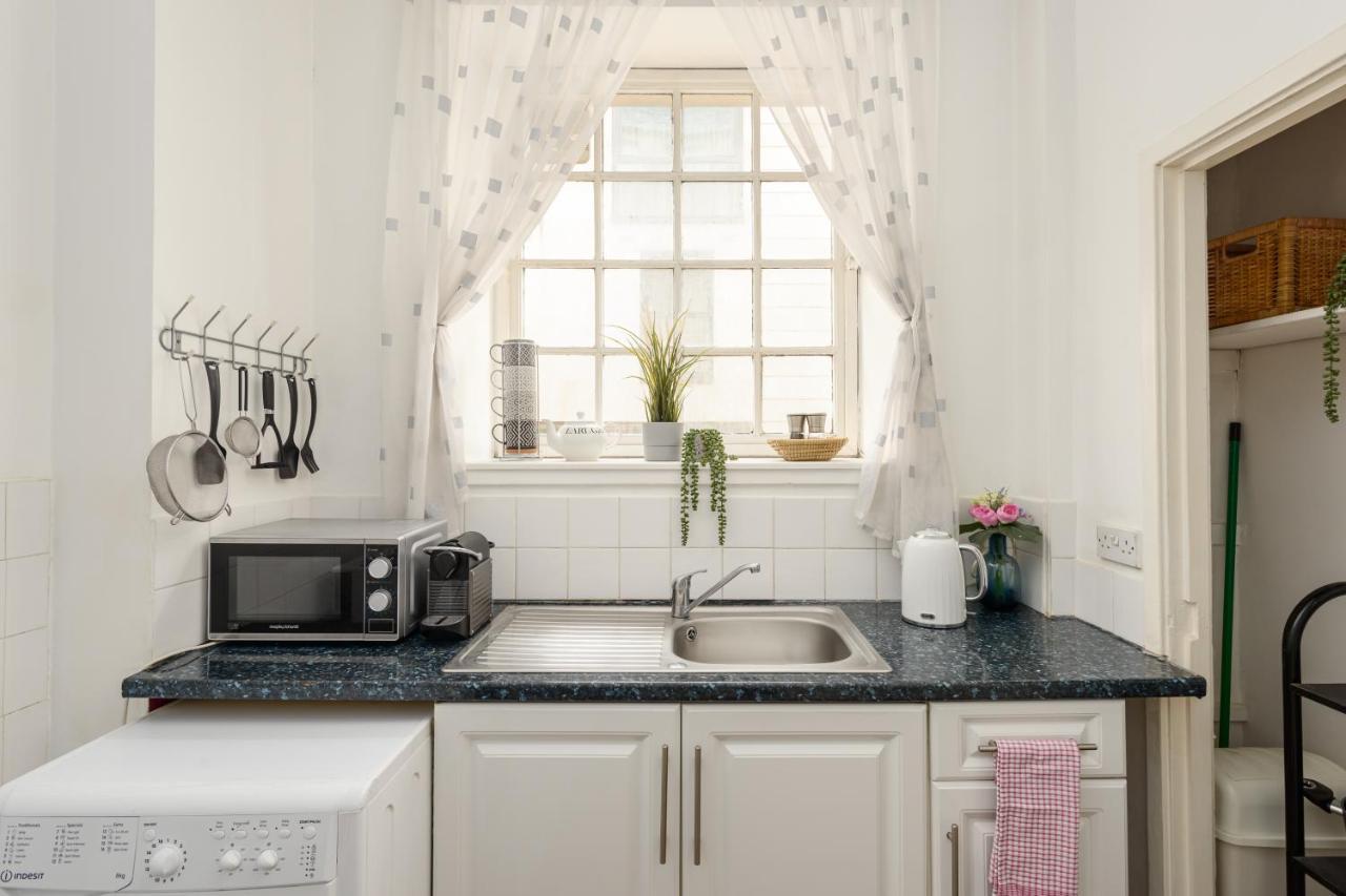 2 Bedroom Royal Mile Edinburgh