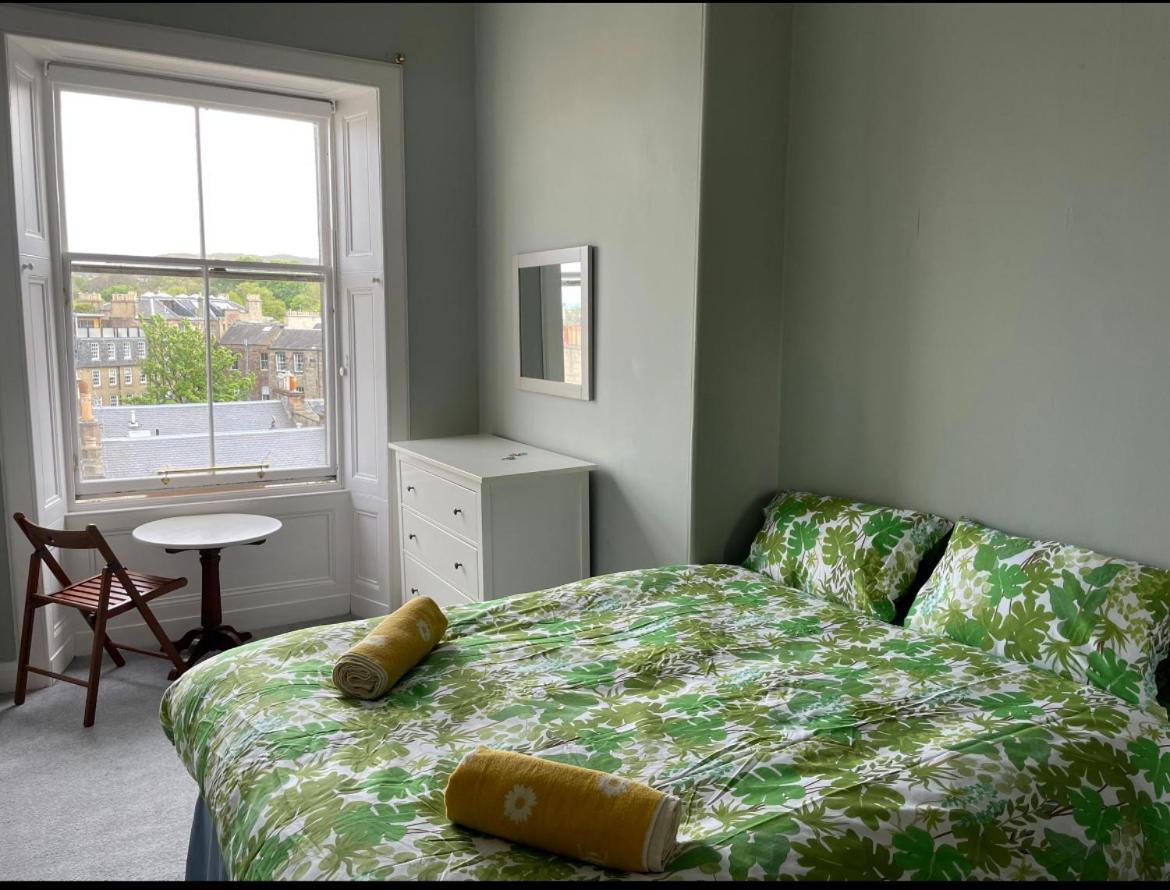 Montgomery Street Apartment Edinburgh