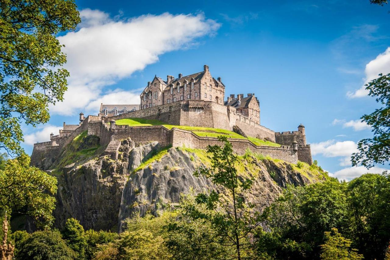 Super King Garden With En-suite Inn Edinburgh