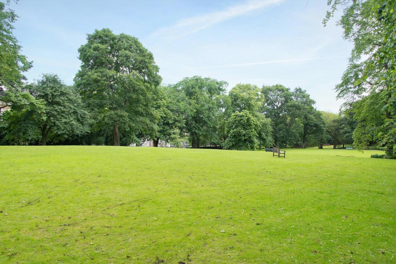 Super King Garden With En-suite Edinburgh