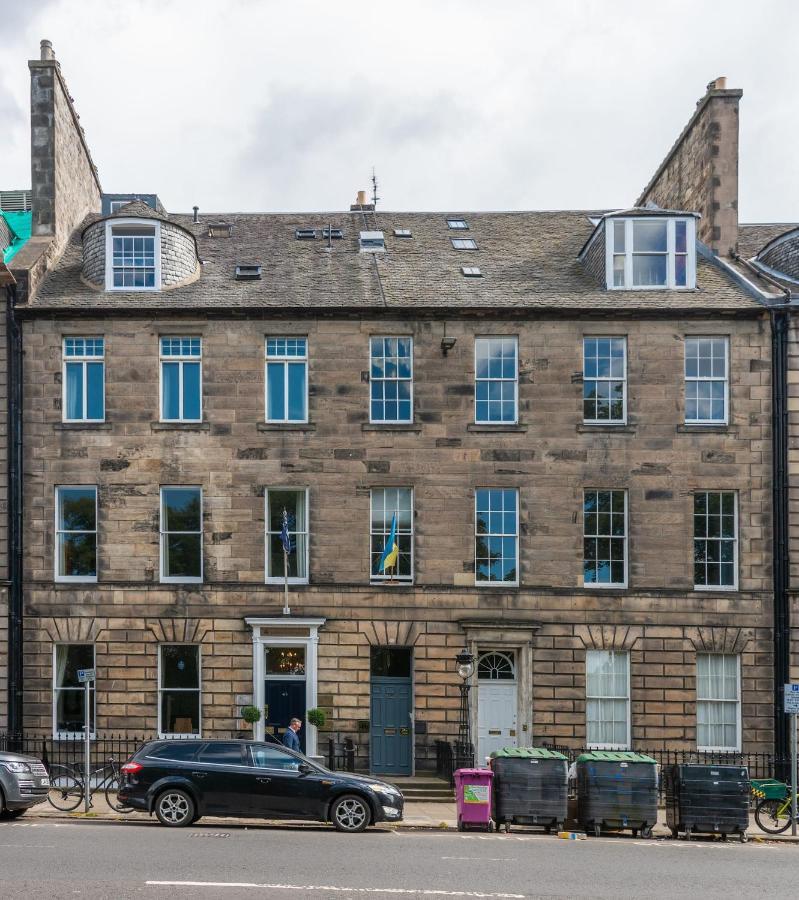 Super King Garden With En-suite Inn Edinburgh