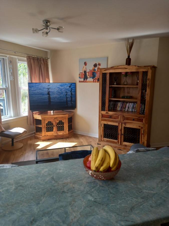 3 Bedrooms Flat In Central Old Town , Grassmarket Heart Of Flat Sleeps 6 , Eh1 Apartment Edinburgh