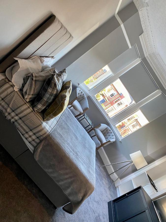 Ellwyn House *