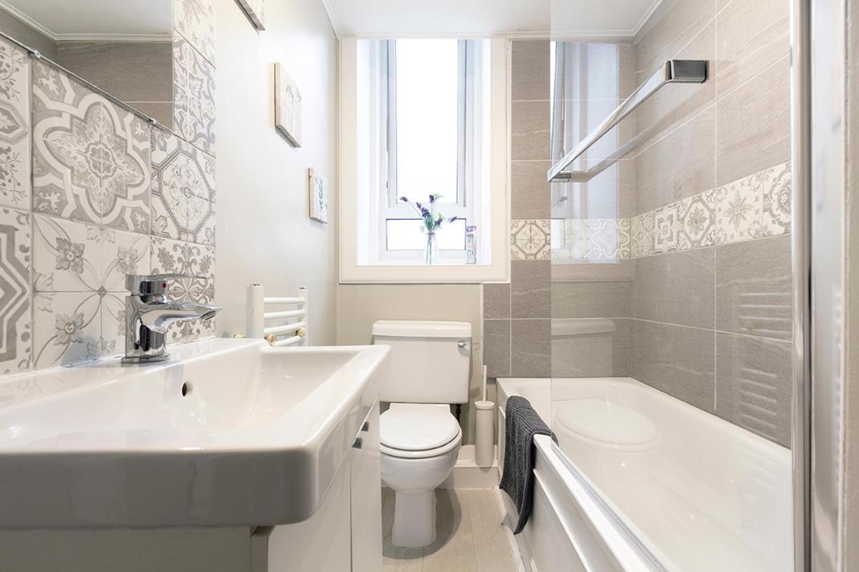 Cosy Near Centre * Edinburgh