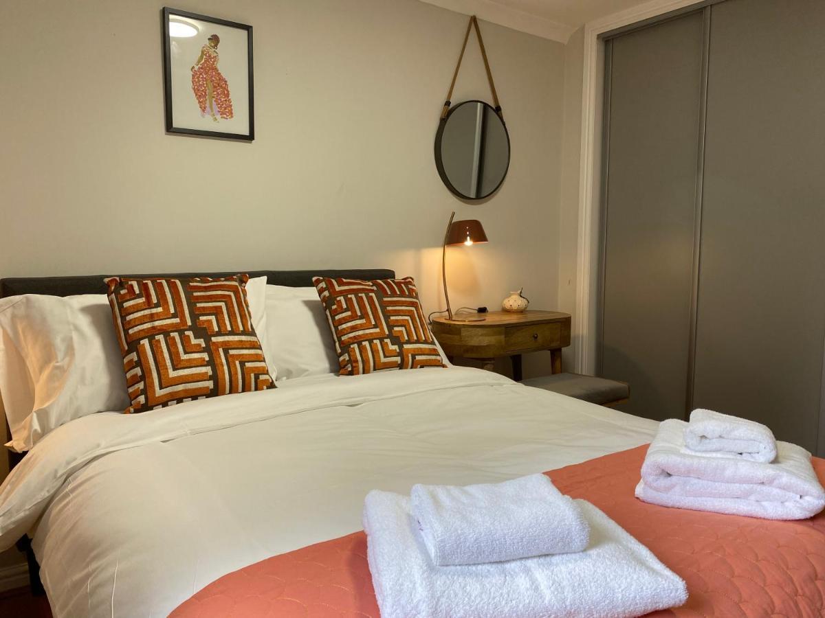 Private Main Door Lovely 2 Bedroom Appartement