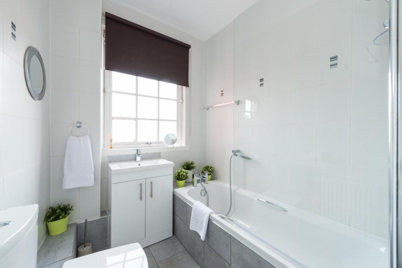 Royal Mile Modern Apartment *