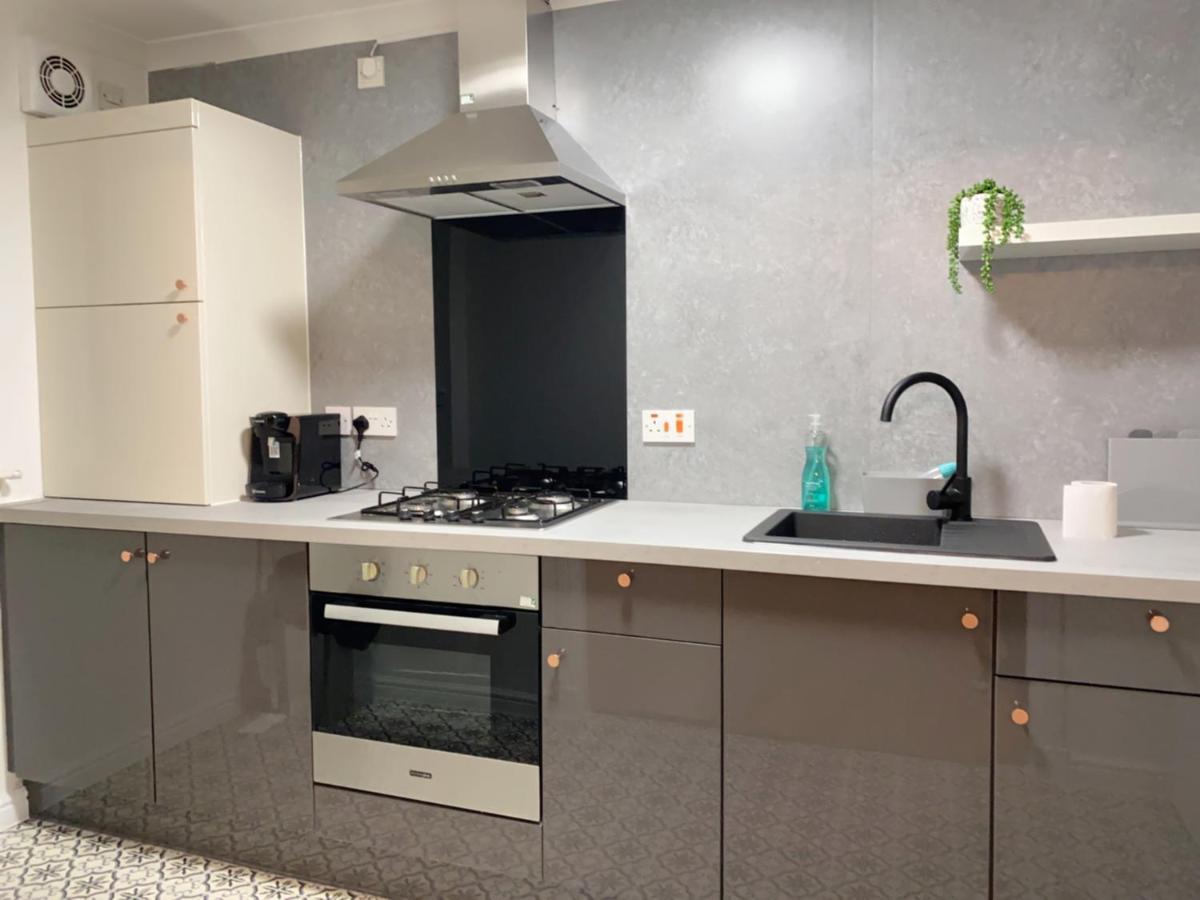 Private Main Door Lovely 2 Bedroom Appartement