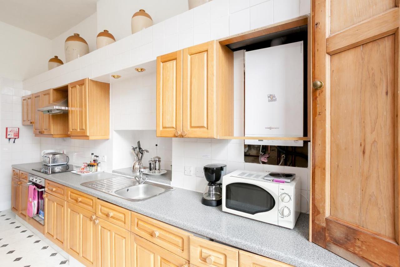 5-bedroom Flat Apartment *