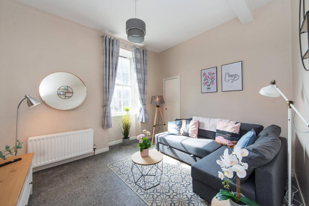 Downtown And 1 Bed In Apartment