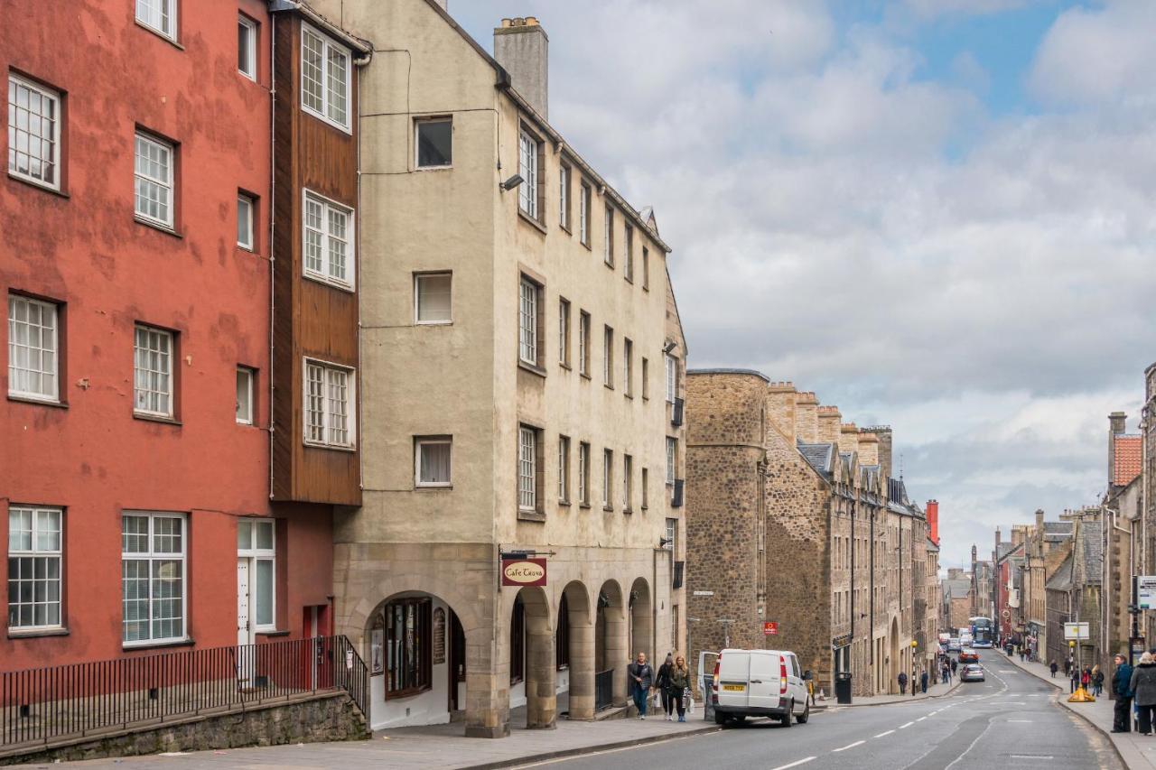 Royal Mile Modern Edinburgh