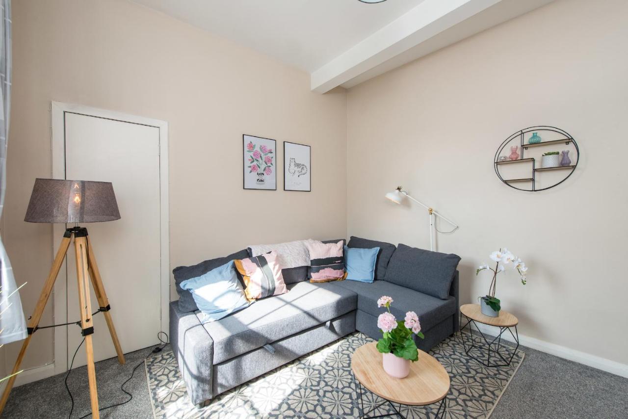Downtown And 1 Bed In Apartment